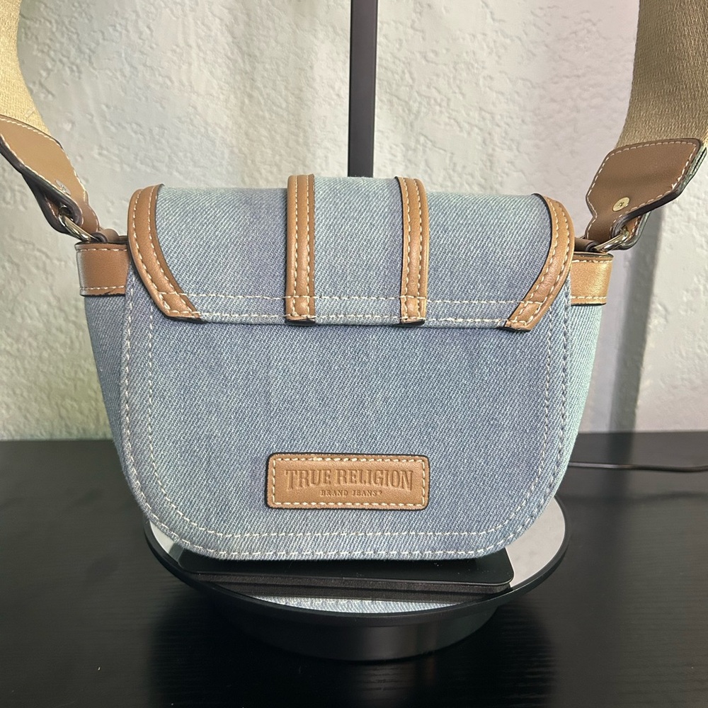 NWOT- TRUE RELIGION denim and Tan Women's crossbody bag - Picture 4 of 6